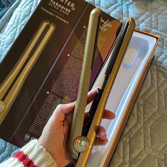 NWT Glitter, 32mm Premium Tourmaline-Ceramic Hair Straighter w/studio light ring - Picture 6 of 7